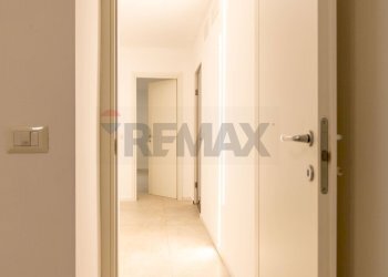 Hall / corridoio - Quadrilocale Via Federico Ciccaglione
 
35, Catania - foto 22