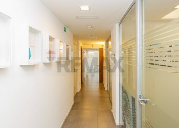 Hall / corridoio - Locale Commerciale Via Monte Vergine
 
2, Catania - foto 14