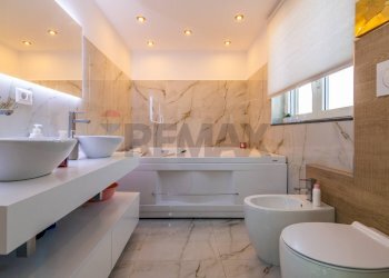 Bagno - Quadrilocale viale mario rapisardi
 
485, Catania - foto 32