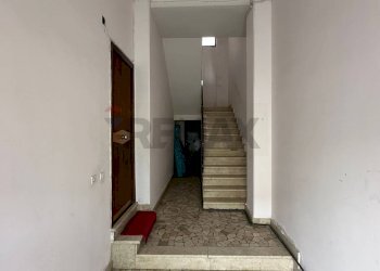 Scale - Trilocale Via Del Caravaggio
 
19, Catania - foto 2