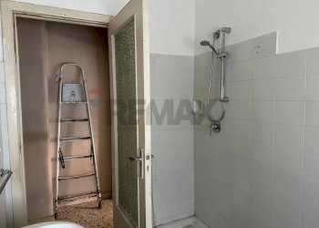 Bagno - Trilocale Via Del Caravaggio
 
19, Catania - foto 7