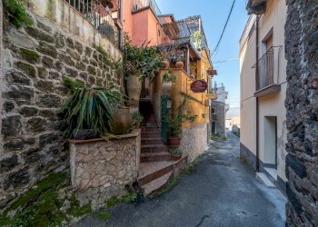 Edificio all\'aperto - Hotel Via Pagana
 
35, Castiglione di Sicilia - foto 3