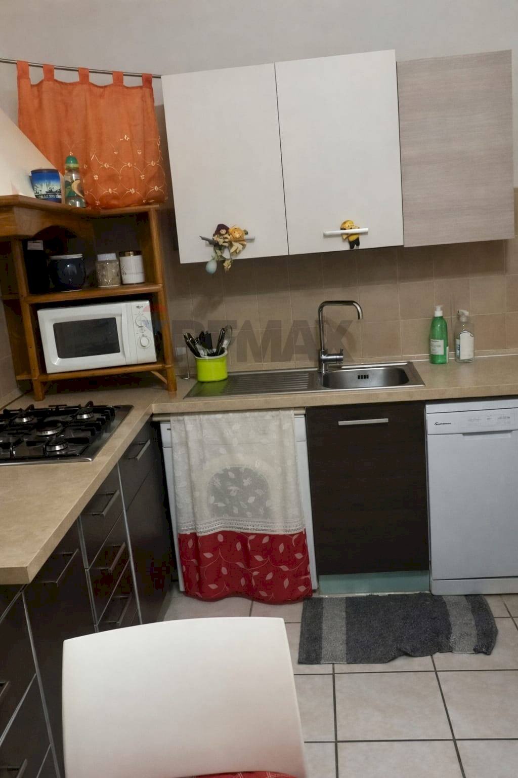 Cucina - Quadrilocale via tenerelli
 
12, Pedara - foto 3