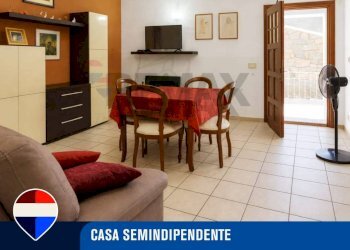 Sala da pranzo - Quadrilocale via tenerelli
 
12, Pedara - foto 1