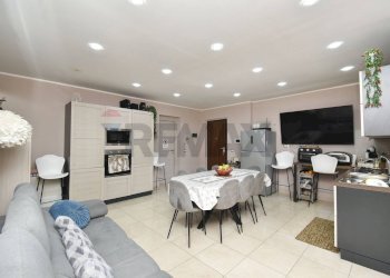 Sala da pranzo - Trilocale Via Giuseppe Missori
 
28, Catania - foto 11