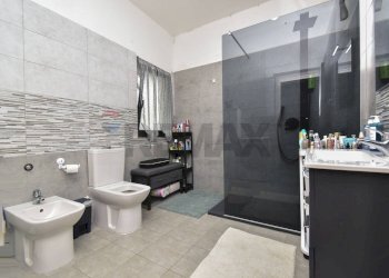 Bagno - Trilocale Via Giuseppe Missori
 
28, Catania - foto 15