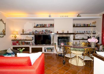 Sala da pranzo - Four-room apartment Via Umberto
 
278, San Pietro Clarenza - photo 12