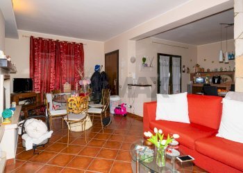 Sala da pranzo - Four-room apartment Via Umberto
 
278, San Pietro Clarenza - photo 13