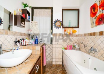 Bagno - Four-room apartment Via Umberto
 
278, San Pietro Clarenza - photo 17