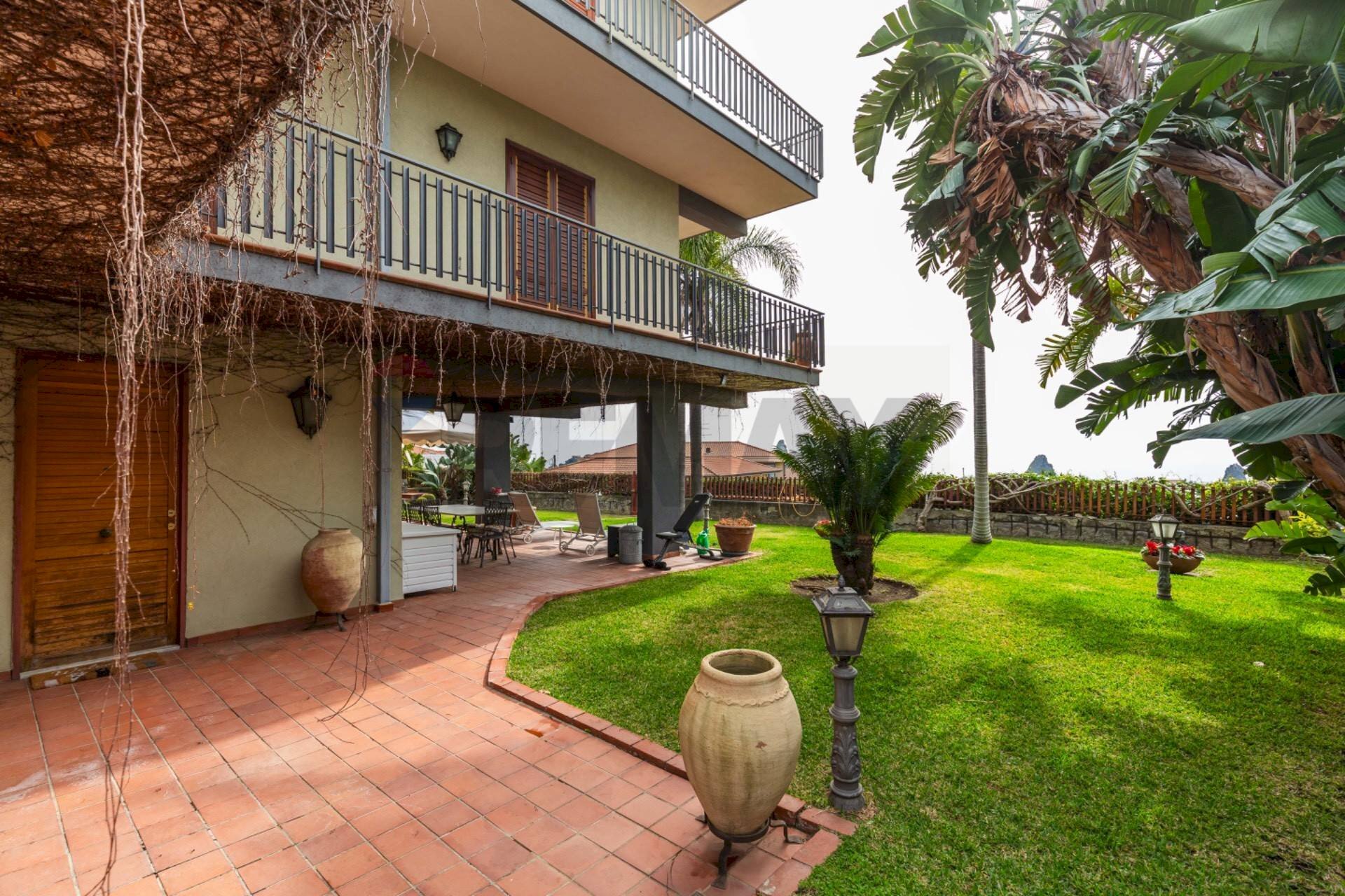 Giardino - Casa semi indipendente Via Maganuco
 
1, Aci Castello - foto 1