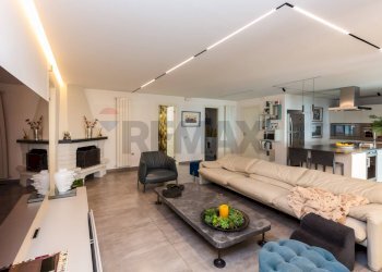 Soggiorno - Semi-detached house Via Maganuco
 
1, Aci Castello - photo 32