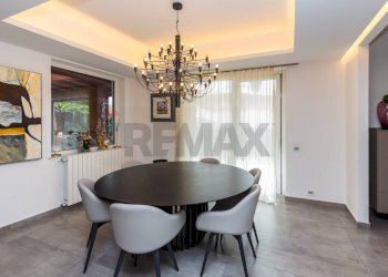 Sala da pranzo - Semi-detached house Via Maganuco
 
1, Aci Castello - photo 33