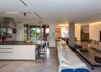 Sala da pranzo - Semi-detached house Via Maganuco
 
1, Aci Castello - photo 52