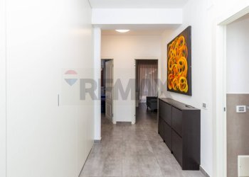 Hall / corridoio - Semi-detached house Via Maganuco
 
1, Aci Castello - photo 53