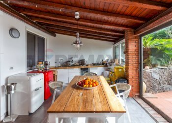Sala da pranzo - Semi-detached house Via Maganuco
 
1, Aci Castello - photo 64