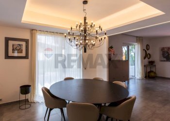 Sala da pranzo - Semi-detached house Via Maganuco
 
1, Aci Castello - photo 68