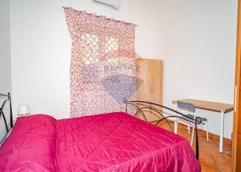 Camera / camera da letto - Trilocale via silvio pellico
 
1, Trecastagni - foto 12