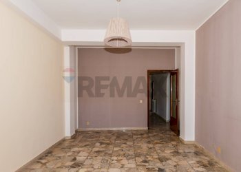 Stanza vuota - Trilocale viale Mario Milazzo
 
82, Caltagirone - foto 11