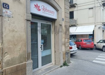Edificio all\'aperto - Commercial Premises Viale Principe Umberto
64, Caltagirone - photo 1