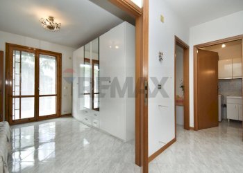 Hall / corridoio - Attic Via Pietralonga
 
42, Mascali - photo 10