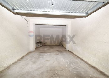 Parcheggio - Attic Via Pietralonga
 
42, Mascali - photo 36