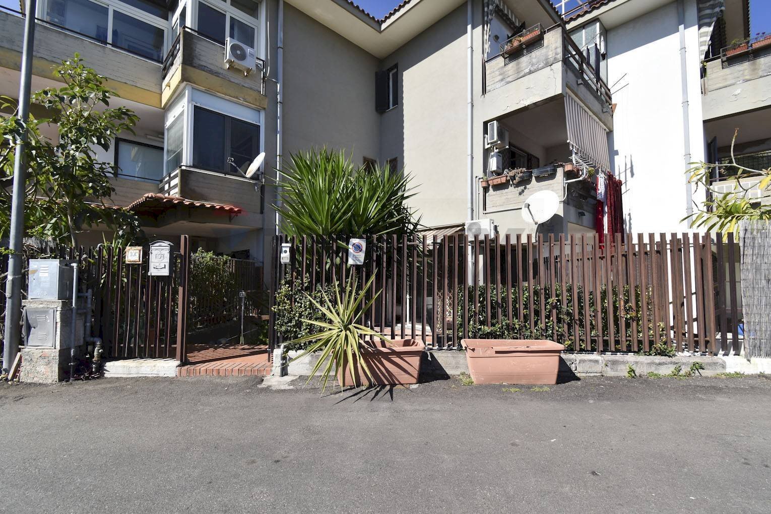 Edificio all\'aperto - Two-room apartment Via Polifemo
10, Aci Castello - photo 2