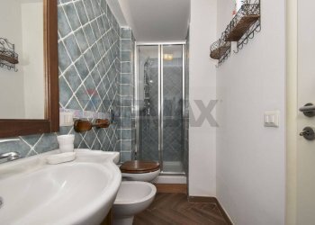 Bagno - Two-room apartment Via Polifemo
 
10, Aci Castello - photo 15