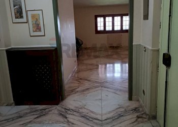 Hall / corridoio - Casa semi indipendente Via Bernardino Nigro
 
1, Caltagirone - foto 13