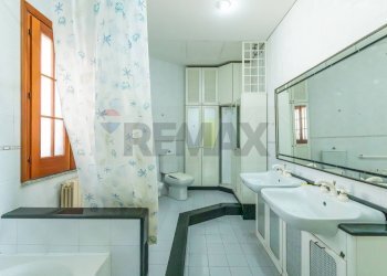 Bagno - Casa semi indipendente Via Bernardino Nigro
1, Caltagirone - foto 35