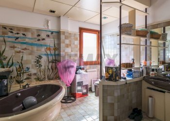 Bagno - Villa Viale giove
 
16, Belpasso - foto 33