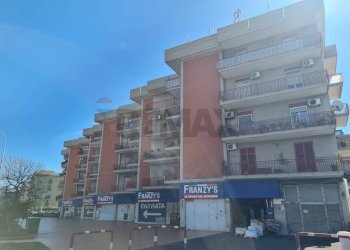 Edificio all\'aperto - Box Via Mariannina Coffa Caruso
 
2/D int. 18, Catania - foto 1