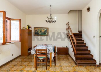 Sala da pranzo - Villa Bifamiliare Viale Alexander Fleming
 
26, Catania - foto 7