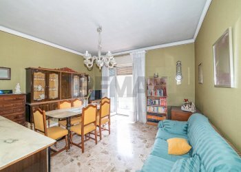 Sala da pranzo - Appartamento Via Gaetano Donizetti
 
105, Catania - foto 15