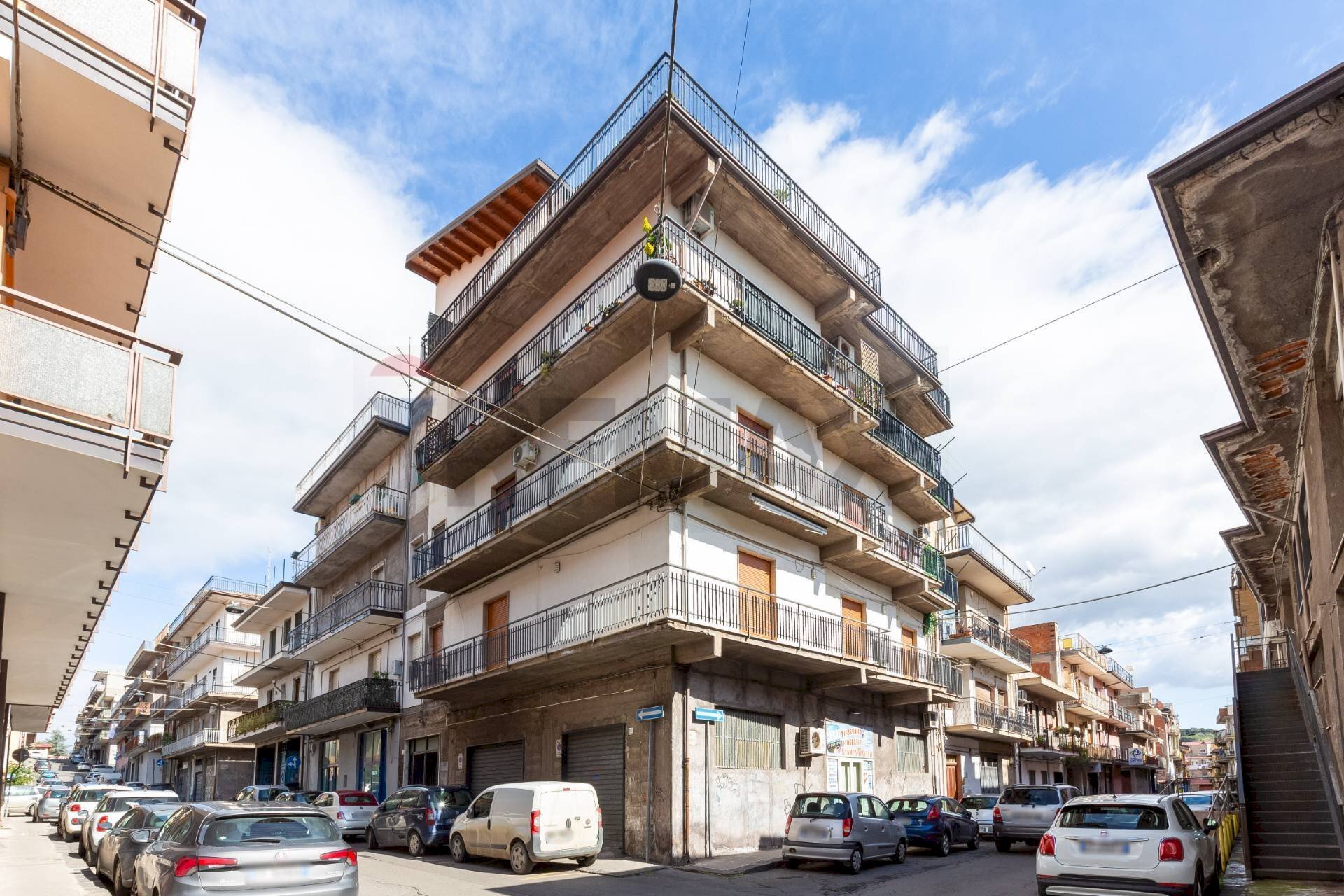 Edificio all\'aperto - Quadrilocale VIA UGO FOSCOLO
 
4, Paterno - foto 1