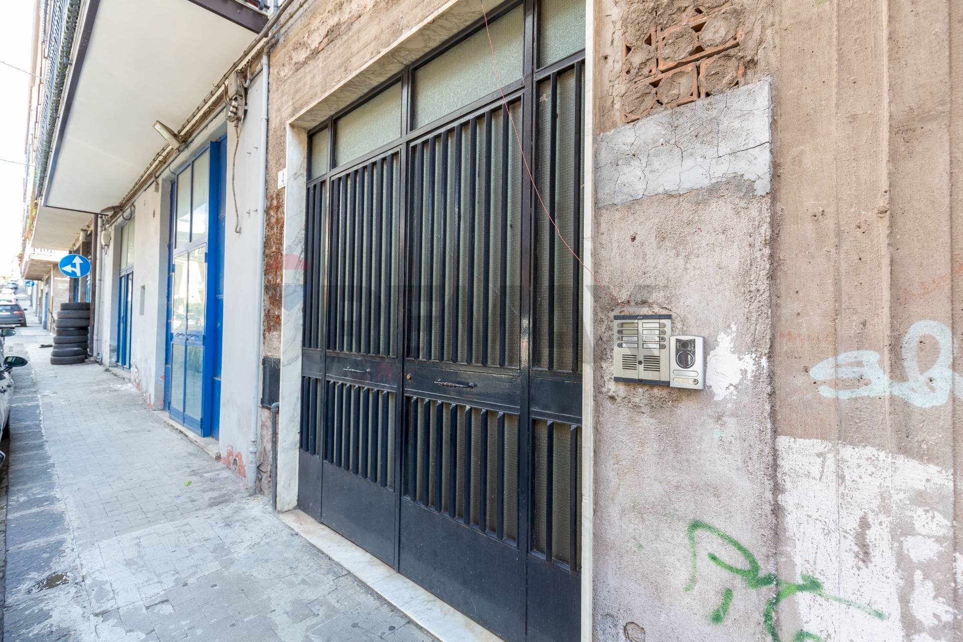 Edificio all\'aperto - Quadrilocale VIA UGO FOSCOLO
 
4, Paterno - foto 3