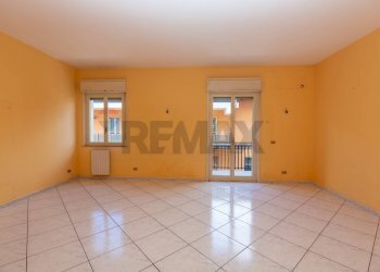 Stanza vuota - Quadrilocale VIA UGO FOSCOLO
 
4, Paterno - foto 7