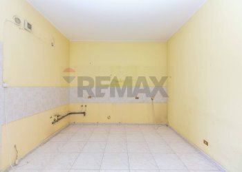 Stanza vuota - Quadrilocale VIA UGO FOSCOLO
 
4, Paterno - foto 15