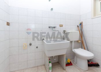 Bagno - Quadrilocale VIA UGO FOSCOLO
 
4, Paterno - foto 19