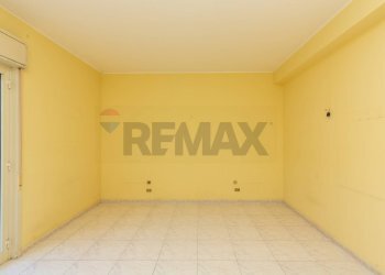 Stanza vuota - Quadrilocale VIA UGO FOSCOLO
 
4, Paterno - foto 21