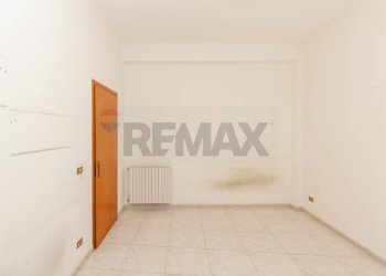 Stanza vuota - Quadrilocale VIA UGO FOSCOLO
 
4, Paterno - foto 28