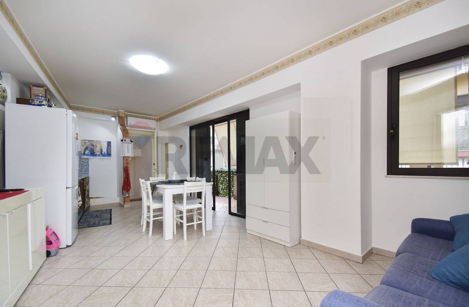 Sala da pranzo - Two-room apartment via zara
 
14, Giardini-Naxos - photo 1
