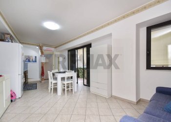 Sala da pranzo - Two-room apartment via zara
 
14, Giardini-Naxos - photo 1