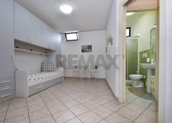Camera / camera da letto - Two-room apartment via zara
 
14, Giardini-Naxos - photo 15