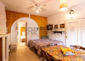 Camera / camera da letto - Rustico Via Terre Nere
 
183, Motta Sant'Anastasia - foto 17