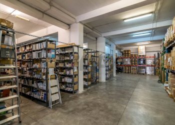 Dispensa di stoccaggio - Commercial Premises Via Nazionale
5, Motta Sant'Anastasia - photo 5