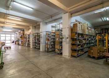 Dispensa di stoccaggio - Commercial Premises Via Nazionale
5, Motta Sant'Anastasia - photo 7