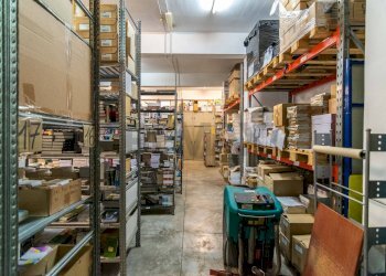 Dispensa di stoccaggio - Commercial Premises Via Nazionale
5, Motta Sant'Anastasia - photo 10