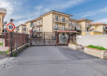 Edificio all\'aperto - Commercial Premises Via Nazionale
5, Motta Sant'Anastasia - photo 44