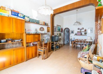 Sala da pranzo - Quadrilocale Via Emanuele Bellia
 
116, Paterno - foto 2