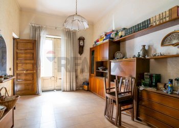 Sala da pranzo - Quadrilocale Via Emanuele Bellia
 
116, Paterno - foto 18